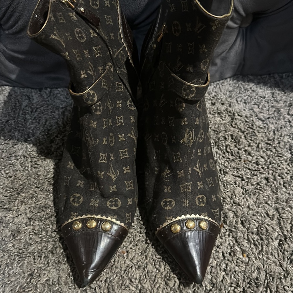 Louis Vuitton Monogram Brown Canvas and Leather Pointy toe booties sz 39